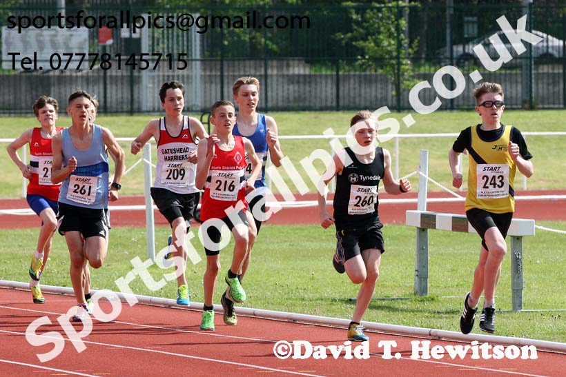 Boys under-15s 800 metres, North Eastern Track and Fields Champs., Middlesbrough. Photo: David T. Hewitson/Sports for All Pics